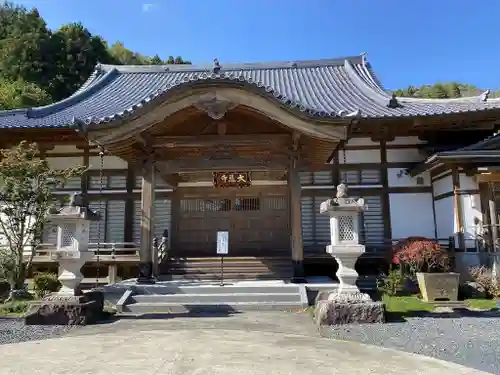 大慈寺の本殿・本堂