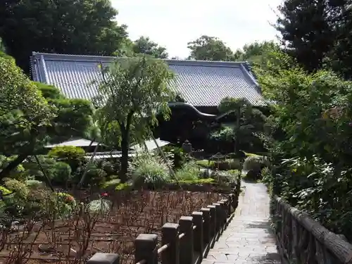 東長谷寺　薬王院の庭園