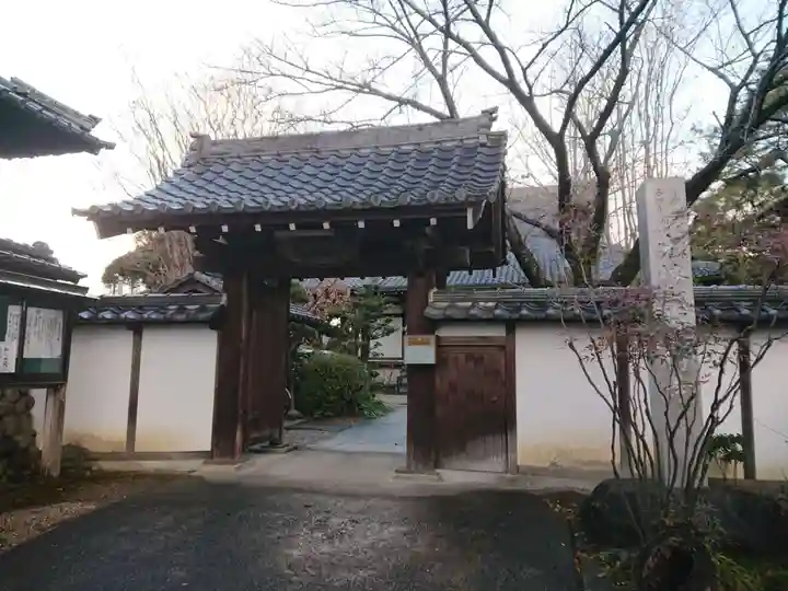 蓮行寺の山門・神門