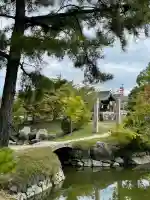 吉備津彦神社の{uncategorized: "未分類", other: "その他", undefined: "問題あり", building: "その他建物", grave: "お墓", sacred_gate: "鳥居", guardian: "狛犬", statue: "像", buddha: "仏像", history: "歴史", nature: "自然", garden: "庭園", animal: "動物", pagoda: "塔", temizu: "手水舎", mountain_gate: "山門・神門", sanctuary: "本殿・本堂", subordinate: "末社・摂社", art: "芸術", scenery: "景色", jizo: "地蔵", ema: "絵馬", goshuin: "御朱印", omikuji: "おみくじ", items: "授与品その他", amulet: "お守り", goshuincho: "御朱印帳", eats: "食事", festival: "お祭り", votive_dance: "神楽", shichigosan: "七五三参", wedding: "結婚式", experience: "体験その他", initially: "初詣", around: "周辺", anti_infection: "感染症対策"}