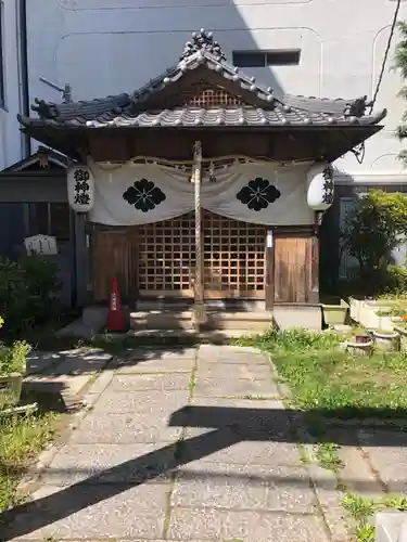 神明神社の本殿