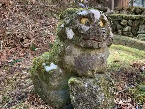 大嶽山那賀都神社の狛犬