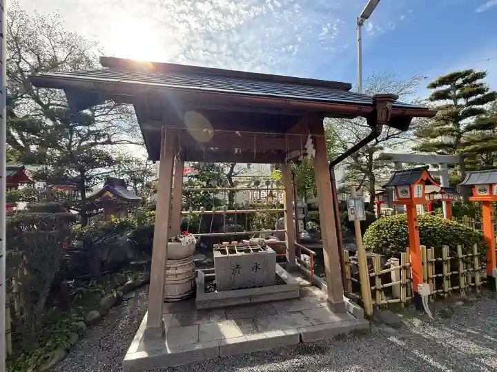 尾張猿田彦神社の{uncategorized: "未分類", other: "その他", undefined: "問題あり", building: "その他建物", grave: "お墓", sacred_gate: "鳥居", guardian: "狛犬", statue: "像", buddha: "仏像", history: "歴史", nature: "自然", garden: "庭園", animal: "動物", pagoda: "塔", temizu: "手水舎", mountain_gate: "山門・神門", sanctuary: "本殿・本堂", subordinate: "末社・摂社", art: "芸術", scenery: "景色", jizo: "地蔵", ema: "絵馬", goshuin: "御朱印", omikuji: "おみくじ", items: "授与品その他", amulet: "お守り", goshuincho: "御朱印帳", eats: "食事", festival: "お祭り", votive_dance: "神楽", shichigosan: "七五三参", wedding: "結婚式", experience: "体験その他", initially: "初詣", around: "周辺", anti_infection: "感染症対策"}