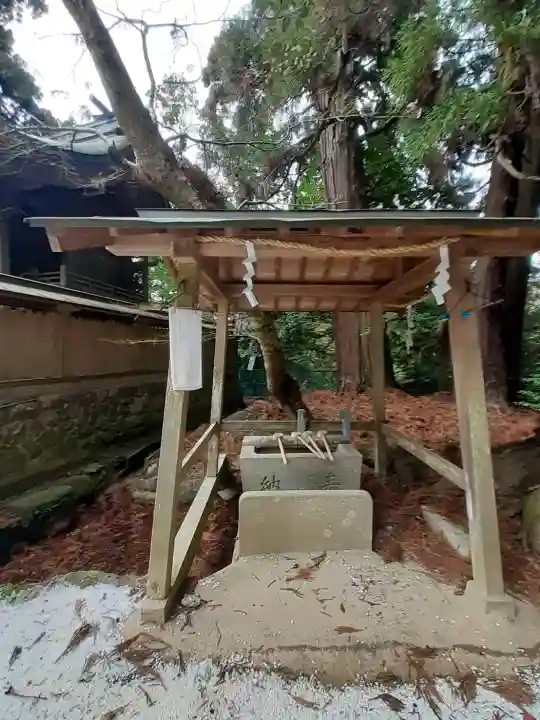 蟹井神社の{uncategorized: "未分類", other: "その他", undefined: "問題あり", building: "その他建物", grave: "お墓", sacred_gate: "鳥居", guardian: "狛犬", statue: "像", buddha: "仏像", history: "歴史", nature: "自然", garden: "庭園", animal: "動物", pagoda: "塔", temizu: "手水舎", mountain_gate: "山門・神門", sanctuary: "本殿・本堂", subordinate: "末社・摂社", art: "芸術", scenery: "景色", jizo: "地蔵", ema: "絵馬", goshuin: "御朱印", omikuji: "おみくじ", items: "授与品その他", amulet: "お守り", goshuincho: "御朱印帳", eats: "食事", festival: "お祭り", votive_dance: "神楽", shichigosan: "七五三参", wedding: "結婚式", experience: "体験その他", initially: "初詣", around: "周辺", anti_infection: "感染症対策"}