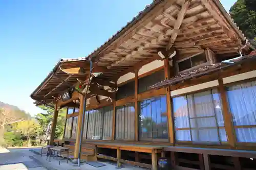 弘安寺の本殿・本堂