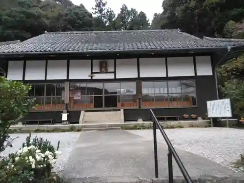 行入寺の本殿・本堂