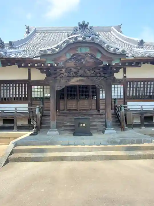 佛母寺の本殿・本堂