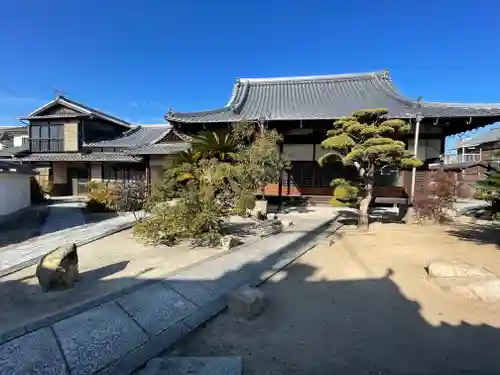 円乗寺の本殿・本堂