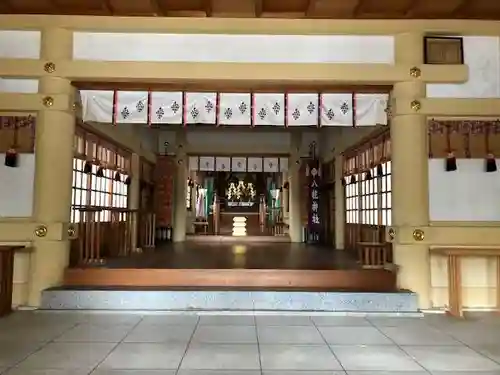 八柱神社の本殿・本堂