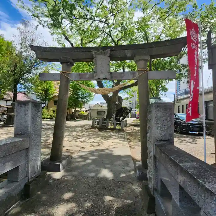 阿邪訶根神社の{uncategorized: "未分類", other: "その他", undefined: "問題あり", building: "その他建物", grave: "お墓", sacred_gate: "鳥居", guardian: "狛犬", statue: "像", buddha: "仏像", history: "歴史", nature: "自然", garden: "庭園", animal: "動物", pagoda: "塔", temizu: "手水舎", mountain_gate: "山門・神門", sanctuary: "本殿・本堂", subordinate: "末社・摂社", art: "芸術", scenery: "景色", jizo: "地蔵", ema: "絵馬", goshuin: "御朱印", omikuji: "おみくじ", items: "授与品その他", amulet: "お守り", goshuincho: "御朱印帳", eats: "食事", festival: "お祭り", votive_dance: "神楽", shichigosan: "七五三参", wedding: "結婚式", experience: "体験その他", initially: "初詣", around: "周辺", anti_infection: "感染症対策"}