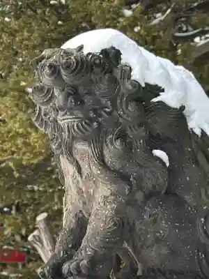 篠路神社の{uncategorized: "未分類", other: "その他", undefined: "問題あり", building: "その他建物", grave: "お墓", sacred_gate: "鳥居", guardian: "狛犬", statue: "像", buddha: "仏像", history: "歴史", nature: "自然", garden: "庭園", animal: "動物", pagoda: "塔", temizu: "手水舎", mountain_gate: "山門・神門", sanctuary: "本殿・本堂", subordinate: "末社・摂社", art: "芸術", scenery: "景色", jizo: "地蔵", ema: "絵馬", goshuin: "御朱印", omikuji: "おみくじ", items: "授与品その他", amulet: "お守り", goshuincho: "御朱印帳", eats: "食事", festival: "お祭り", votive_dance: "神楽", shichigosan: "七五三参", wedding: "結婚式", experience: "体験その他", initially: "初詣", around: "周辺", anti_infection: "感染症対策"}