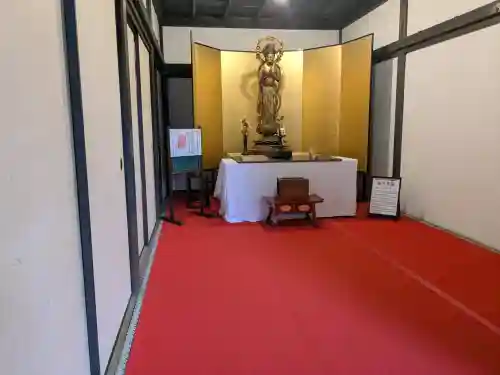 西教寺の{uncategorized: "未分類", other: "その他", undefined: "問題あり", building: "その他建物", grave: "お墓", sacred_gate: "鳥居", guardian: "狛犬", statue: "像", buddha: "仏像", history: "歴史", nature: "自然", garden: "庭園", animal: "動物", pagoda: "塔", temizu: "手水舎", mountain_gate: "山門・神門", sanctuary: "本殿・本堂", subordinate: "末社・摂社", art: "芸術", scenery: "景色", jizo: "地蔵", ema: "絵馬", goshuin: "御朱印", omikuji: "おみくじ", items: "授与品その他", amulet: "お守り", goshuincho: "御朱印帳", eats: "食事", festival: "お祭り", votive_dance: "神楽", shichigosan: "七五三参", wedding: "結婚式", experience: "体験その他", initially: "初詣", around: "周辺", anti_infection: "感染症対策"}