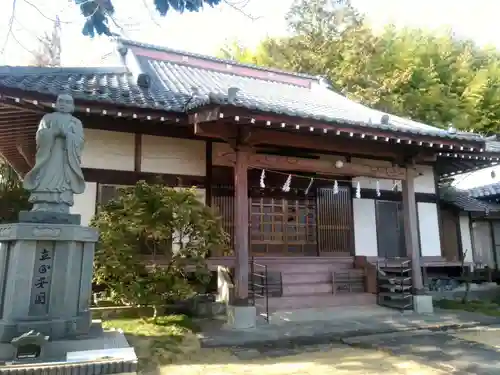 法泉寺の本殿・本堂