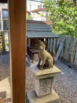 稲荷社（辰巳稲荷社）の狛犬