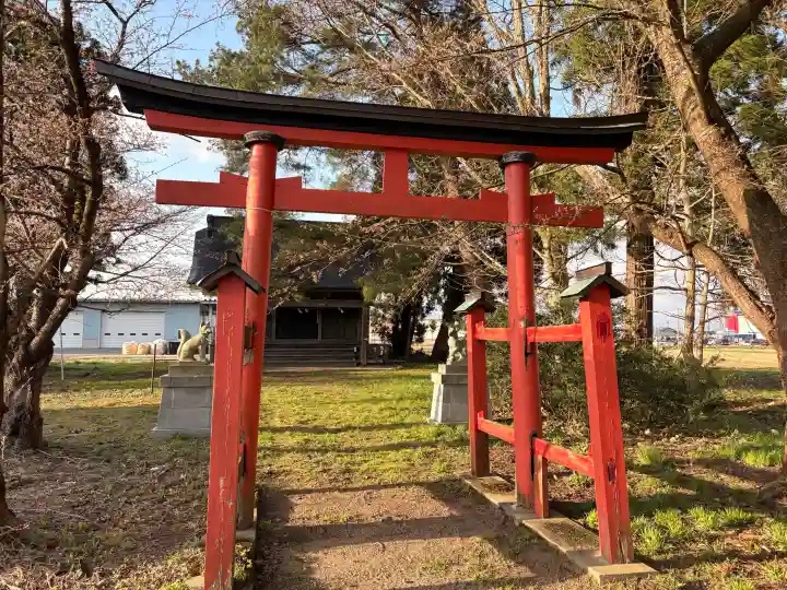 稲荷神社の{uncategorized: "未分類", other: "その他", undefined: "問題あり", building: "その他建物", grave: "お墓", sacred_gate: "鳥居", guardian: "狛犬", statue: "像", buddha: "仏像", history: "歴史", nature: "自然", garden: "庭園", animal: "動物", pagoda: "塔", temizu: "手水舎", mountain_gate: "山門・神門", sanctuary: "本殿・本堂", subordinate: "末社・摂社", art: "芸術", scenery: "景色", jizo: "地蔵", ema: "絵馬", goshuin: "御朱印", omikuji: "おみくじ", items: "授与品その他", amulet: "お守り", goshuincho: "御朱印帳", eats: "食事", festival: "お祭り", votive_dance: "神楽", shichigosan: "七五三参", wedding: "結婚式", experience: "体験その他", initially: "初詣", around: "周辺", anti_infection: "感染症対策"}