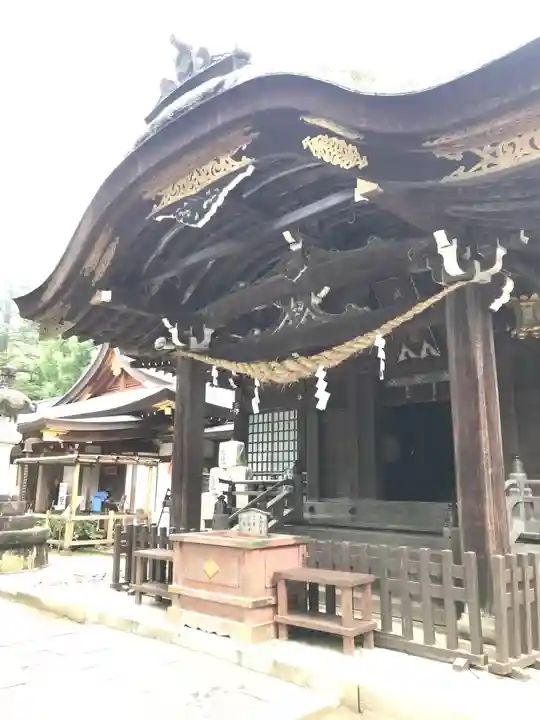 武田神社の本殿・本堂