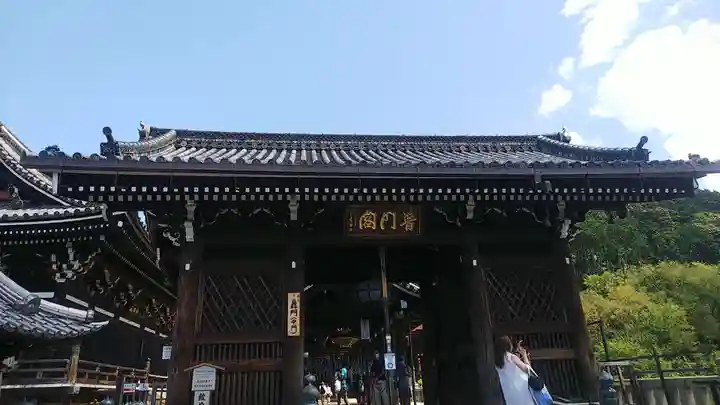 清水寺の山門・神門
