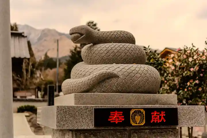 阿蘇白水龍神權現~白蛇神社~(熊本県)