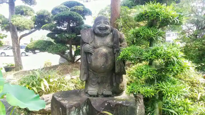観音寺の像