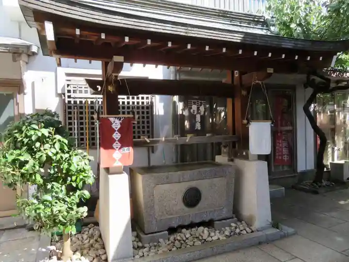 三河稲荷神社の手水舎