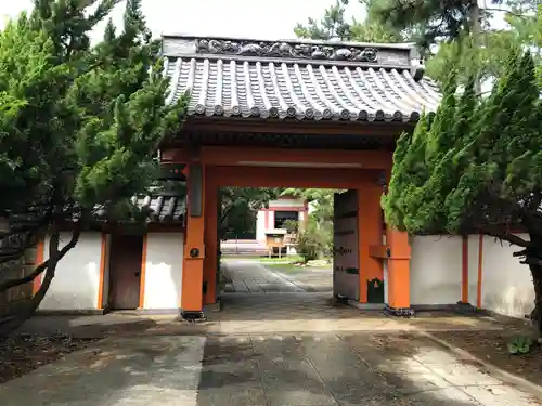 常楽寺の山門