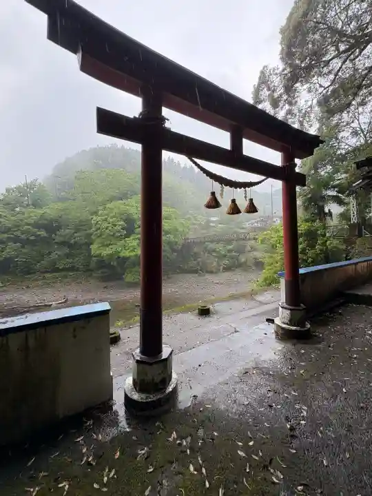 春日神社の{uncategorized: "未分類", other: "その他", undefined: "問題あり", building: "その他建物", grave: "お墓", sacred_gate: "鳥居", guardian: "狛犬", statue: "像", buddha: "仏像", history: "歴史", nature: "自然", garden: "庭園", animal: "動物", pagoda: "塔", temizu: "手水舎", mountain_gate: "山門・神門", sanctuary: "本殿・本堂", subordinate: "末社・摂社", art: "芸術", scenery: "景色", jizo: "地蔵", ema: "絵馬", goshuin: "御朱印", omikuji: "おみくじ", items: "授与品その他", amulet: "お守り", goshuincho: "御朱印帳", eats: "食事", festival: "お祭り", votive_dance: "神楽", shichigosan: "七五三参", wedding: "結婚式", experience: "体験その他", initially: "初詣", around: "周辺", anti_infection: "感染症対策"}