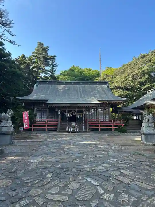 御崎神社の{uncategorized: "未分類", other: "その他", undefined: "問題あり", building: "その他建物", grave: "お墓", sacred_gate: "鳥居", guardian: "狛犬", statue: "像", buddha: "仏像", history: "歴史", nature: "自然", garden: "庭園", animal: "動物", pagoda: "塔", temizu: "手水舎", mountain_gate: "山門・神門", sanctuary: "本殿・本堂", subordinate: "末社・摂社", art: "芸術", scenery: "景色", jizo: "地蔵", ema: "絵馬", goshuin: "御朱印", omikuji: "おみくじ", items: "授与品その他", amulet: "お守り", goshuincho: "御朱印帳", eats: "食事", festival: "お祭り", votive_dance: "神楽", shichigosan: "七五三参", wedding: "結婚式", experience: "体験その他", initially: "初詣", around: "周辺", anti_infection: "感染症対策"}