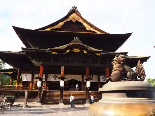 善光寺の本殿