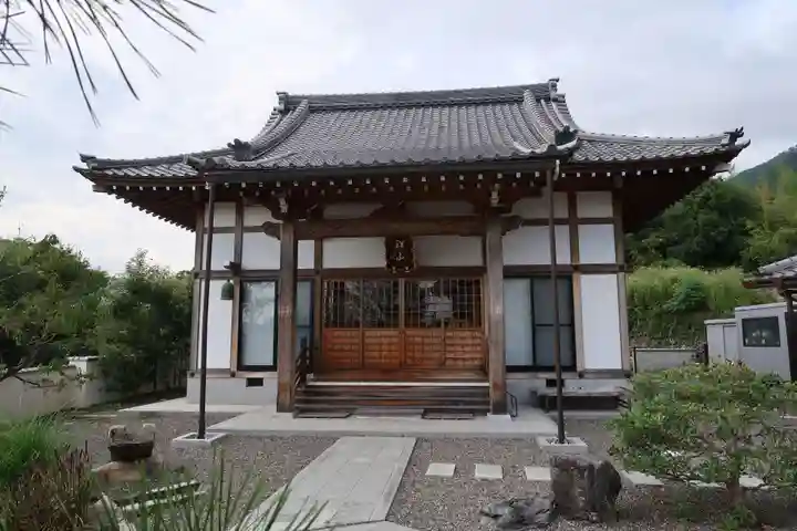 極楽寺の本殿・本堂