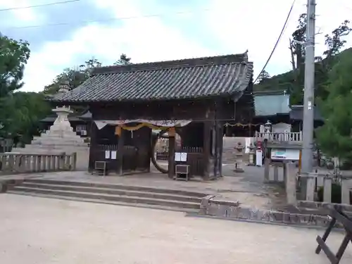 吉備津彦神社の山門