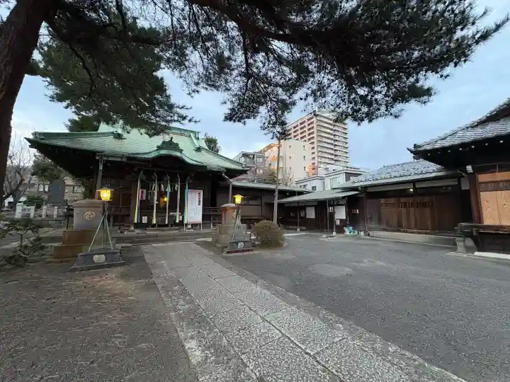 駒留八幡神社の{uncategorized: "未分類", other: "その他", undefined: "問題あり", building: "その他建物", grave: "お墓", sacred_gate: "鳥居", guardian: "狛犬", statue: "像", buddha: "仏像", history: "歴史", nature: "自然", garden: "庭園", animal: "動物", pagoda: "塔", temizu: "手水舎", mountain_gate: "山門・神門", sanctuary: "本殿・本堂", subordinate: "末社・摂社", art: "芸術", scenery: "景色", jizo: "地蔵", ema: "絵馬", goshuin: "御朱印", omikuji: "おみくじ", items: "授与品その他", amulet: "お守り", goshuincho: "御朱印帳", eats: "食事", festival: "お祭り", votive_dance: "神楽", shichigosan: "七五三参", wedding: "結婚式", experience: "体験その他", initially: "初詣", around: "周辺", anti_infection: "感染症対策"}