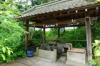 鴨都波神社の手水舎