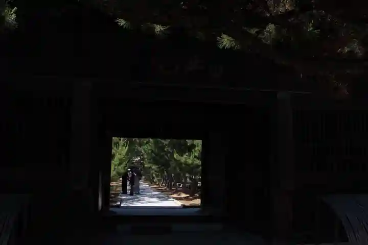 讃岐國分寺の山門・神門