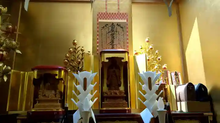 清蓮寺の本殿・本堂