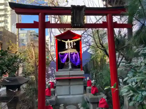 豊川稲荷の{uncategorized: "未分類", other: "その他", undefined: "問題あり", building: "その他建物", grave: "お墓", sacred_gate: "鳥居", guardian: "狛犬", statue: "像", buddha: "仏像", history: "歴史", nature: "自然", garden: "庭園", animal: "動物", pagoda: "塔", temizu: "手水舎", mountain_gate: "山門・神門", sanctuary: "本殿・本堂", subordinate: "末社・摂社", art: "芸術", scenery: "景色", jizo: "地蔵", ema: "絵馬", goshuin: "御朱印", omikuji: "おみくじ", items: "授与品その他", amulet: "お守り", goshuincho: "御朱印帳", eats: "食事", festival: "お祭り", votive_dance: "神楽", shichigosan: "七五三参", wedding: "結婚式", experience: "体験その他", initially: "初詣", around: "周辺", anti_infection: "感染症対策"}