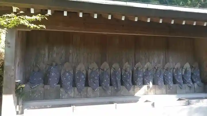 桐ノ木谷薬師堂の地蔵