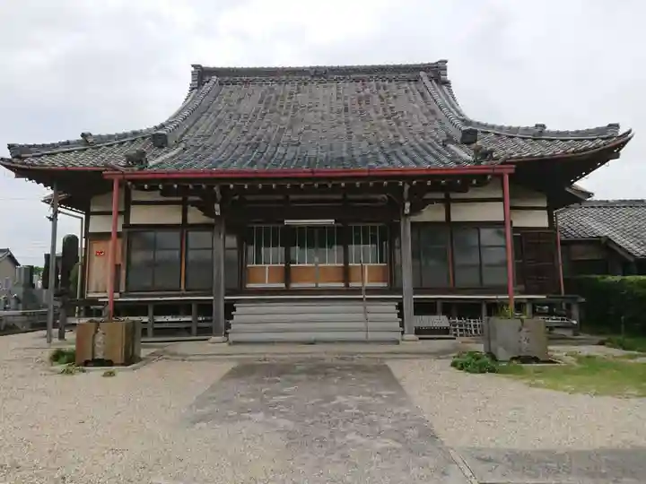 憶念寺の本殿・本堂