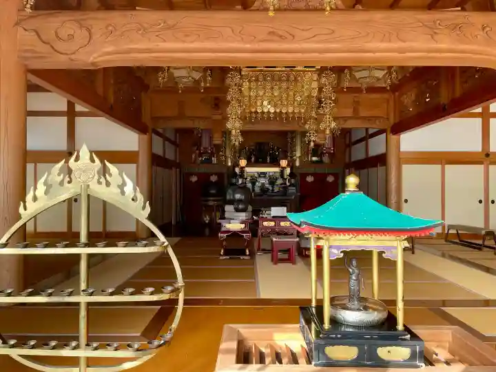 徳林寺の{uncategorized: "未分類", other: "その他", undefined: "問題あり", building: "その他建物", grave: "お墓", sacred_gate: "鳥居", guardian: "狛犬", statue: "像", buddha: "仏像", history: "歴史", nature: "自然", garden: "庭園", animal: "動物", pagoda: "塔", temizu: "手水舎", mountain_gate: "山門・神門", sanctuary: "本殿・本堂", subordinate: "末社・摂社", art: "芸術", scenery: "景色", jizo: "地蔵", ema: "絵馬", goshuin: "御朱印", omikuji: "おみくじ", items: "授与品その他", amulet: "お守り", goshuincho: "御朱印帳", eats: "食事", festival: "お祭り", votive_dance: "神楽", shichigosan: "七五三参", wedding: "結婚式", experience: "体験その他", initially: "初詣", around: "周辺", anti_infection: "感染症対策"}