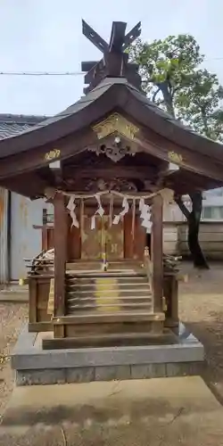 神明社・八幡社合殿（中杉町）の末社・摂社