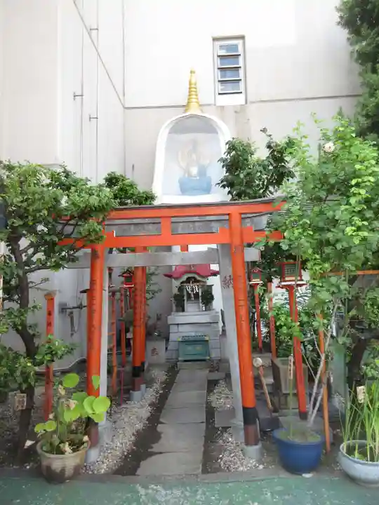 芝浦妙法稲荷神社の鳥居