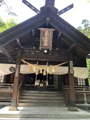 春日山神社の本殿