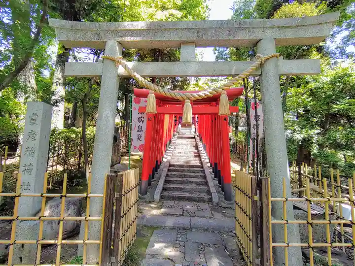 豊彦稲荷社(法王町)の鳥居