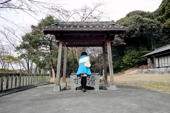 多賀神社の{uncategorized: "未分類", other: "その他", undefined: "問題あり", building: "その他建物", grave: "お墓", sacred_gate: "鳥居", guardian: "狛犬", statue: "像", buddha: "仏像", history: "歴史", nature: "自然", garden: "庭園", animal: "動物", pagoda: "塔", temizu: "手水舎", mountain_gate: "山門・神門", sanctuary: "本殿・本堂", subordinate: "末社・摂社", art: "芸術", scenery: "景色", jizo: "地蔵", ema: "絵馬", goshuin: "御朱印", omikuji: "おみくじ", items: "授与品その他", amulet: "お守り", goshuincho: "御朱印帳", eats: "食事", festival: "お祭り", votive_dance: "神楽", shichigosan: "七五三参", wedding: "結婚式", experience: "体験その他", initially: "初詣", around: "周辺", anti_infection: "感染症対策"}