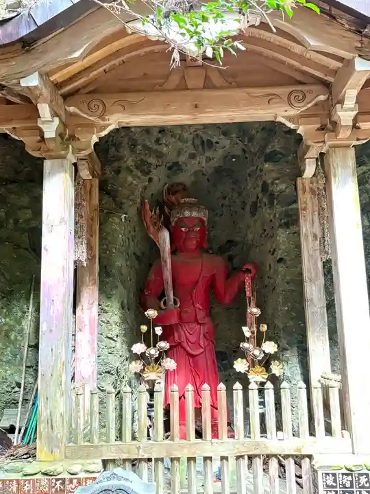 岩屋寺奥の院(白山権現)(愛媛県)