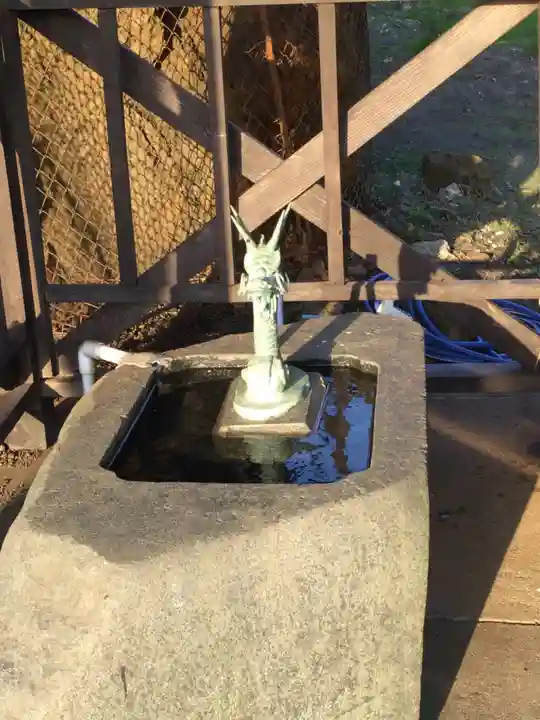 白山神社の手水舎