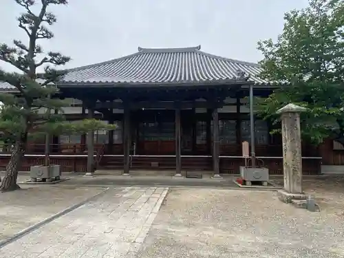 勅願院 観音寺の本殿・本堂