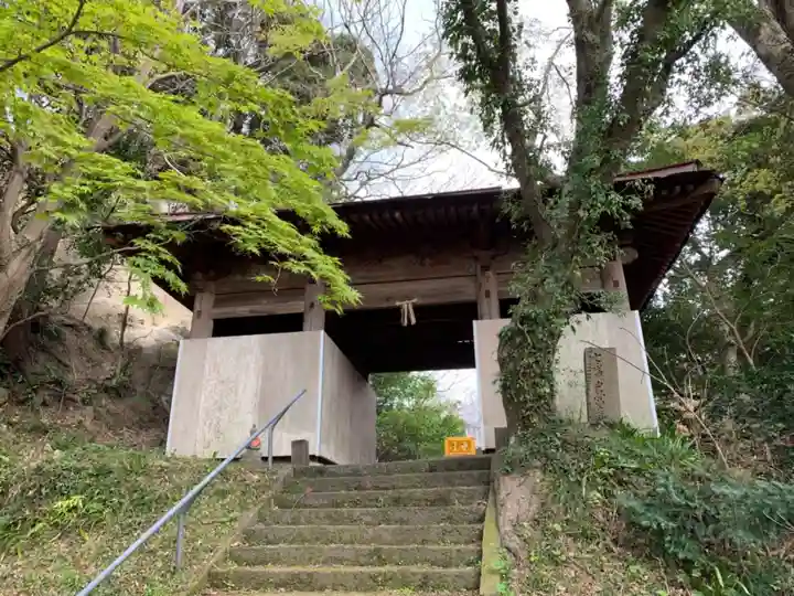 岩富寺の山門・神門