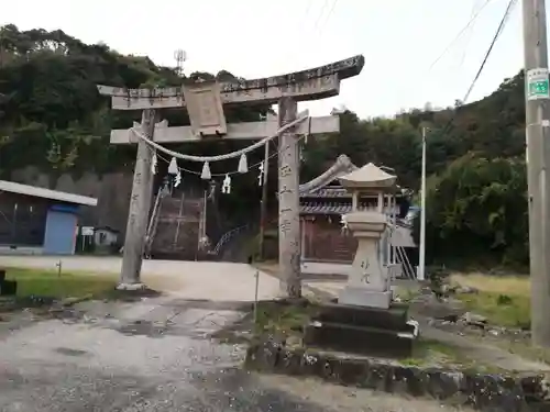 諏訪神社の鳥居