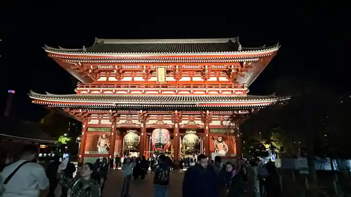 浅草寺の山門・神門