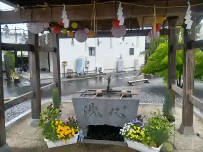 眞中神社の{uncategorized: "未分類", other: "その他", undefined: "問題あり", building: "その他建物", grave: "お墓", sacred_gate: "鳥居", guardian: "狛犬", statue: "像", buddha: "仏像", history: "歴史", nature: "自然", garden: "庭園", animal: "動物", pagoda: "塔", temizu: "手水舎", mountain_gate: "山門・神門", sanctuary: "本殿・本堂", subordinate: "末社・摂社", art: "芸術", scenery: "景色", jizo: "地蔵", ema: "絵馬", goshuin: "御朱印", omikuji: "おみくじ", items: "授与品その他", amulet: "お守り", goshuincho: "御朱印帳", eats: "食事", festival: "お祭り", votive_dance: "神楽", shichigosan: "七五三参", wedding: "結婚式", experience: "体験その他", initially: "初詣", around: "周辺", anti_infection: "感染症対策"}